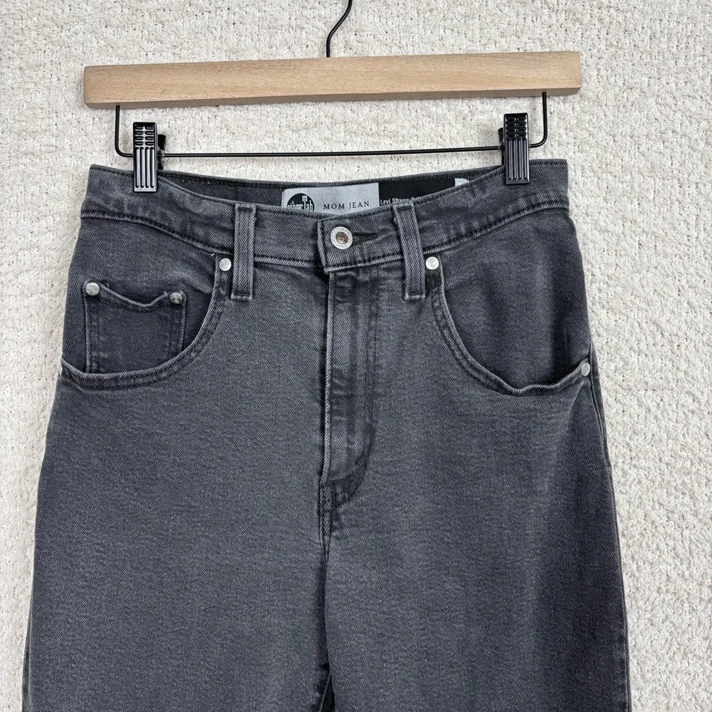 Levis Silvertab Jeans Womens 27 Black Mom Jean‎ High Rise Barrell Zip Fly Denim